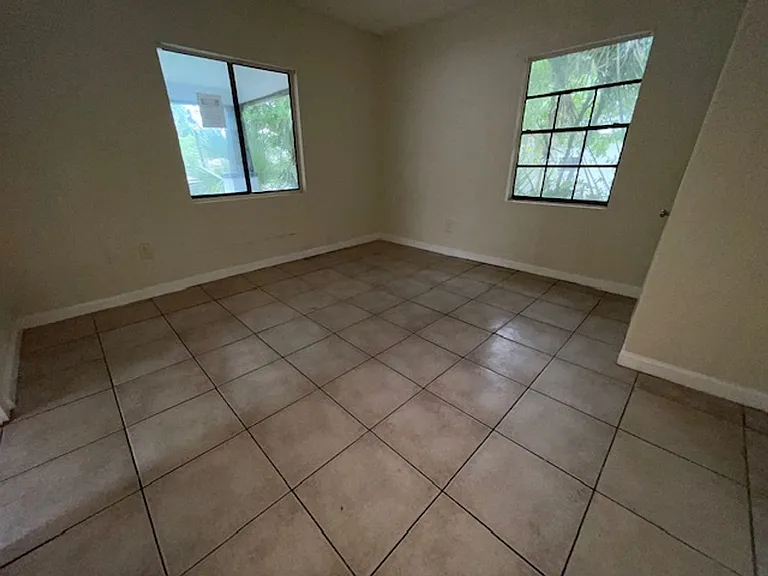1703 McCarthy Ave — Photo 13
