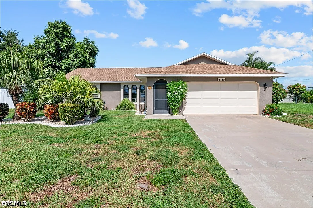 3 bed, 2.0 bath, 1236 sqft, $2,300 — Photo 1