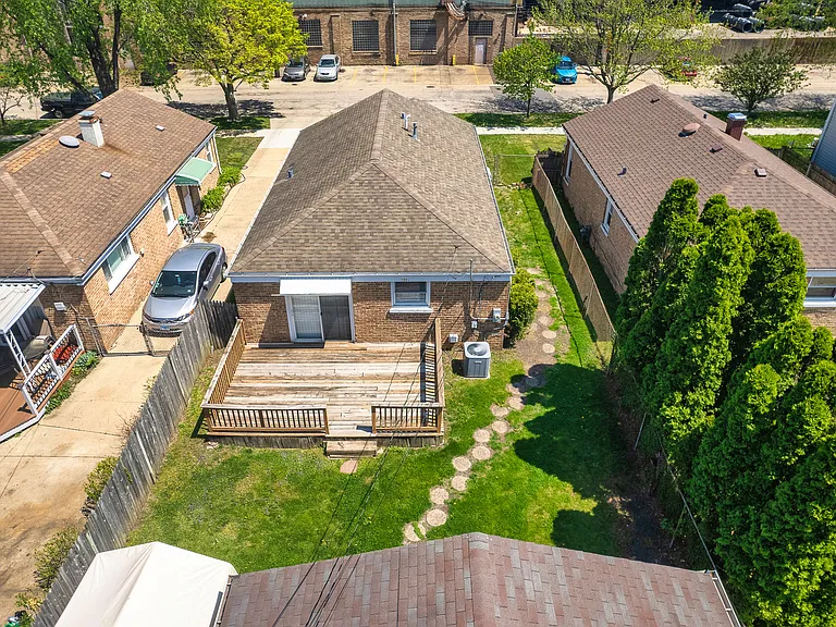 3228 Washington St — Photo 28