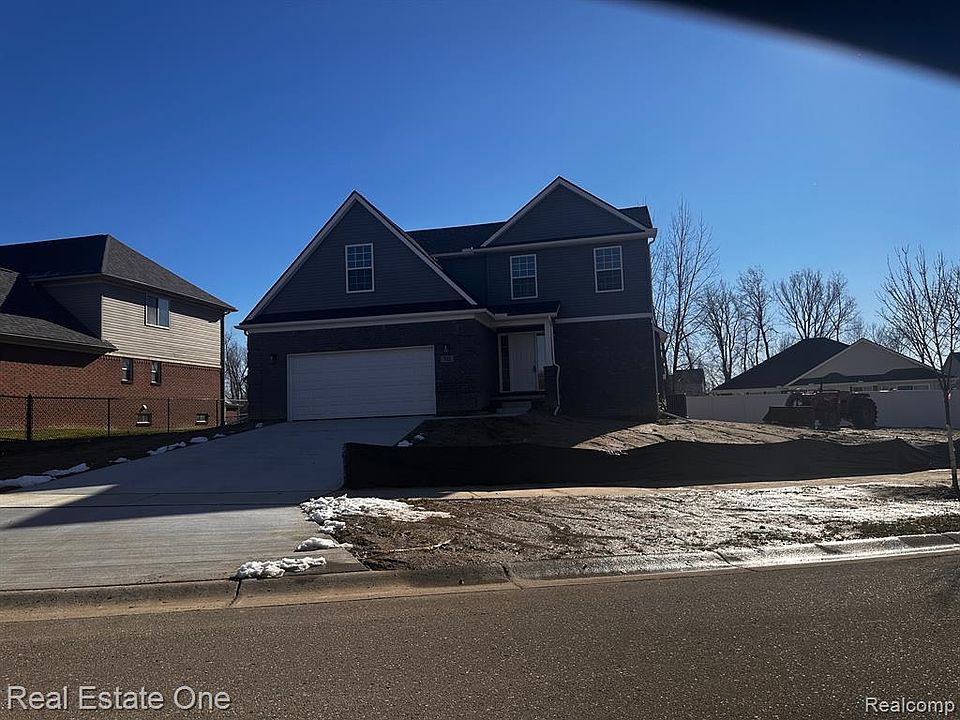 712 Pinecreek Dr, Fenton, MI 48430 Zillow