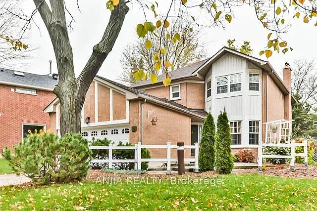 11 Berkeley Ct — Photo 2