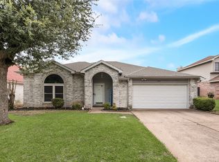 3201 Clovermeadow Dr, Fort Worth, TX 76123