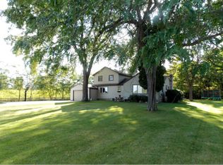 12883 Oneida Rd, Grand Ledge, MI 48837