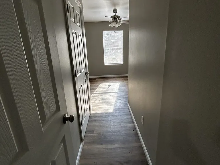 518 E Monroe St — Photo 9