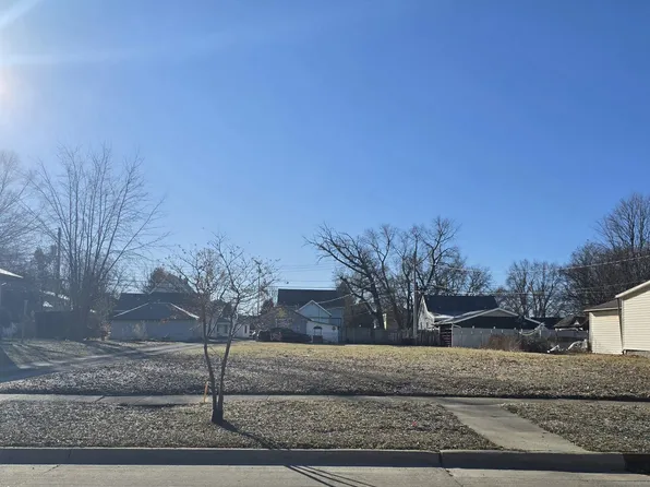 606 3rd Ave E, Oskaloosa, IA 52577