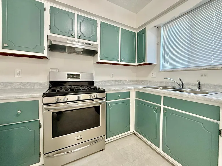 2608 N Avery St #29 — Photo 14