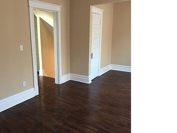5th image of 4464 Clarence Ave