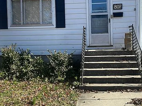 807 Phillips St, Grayville, IL 62844