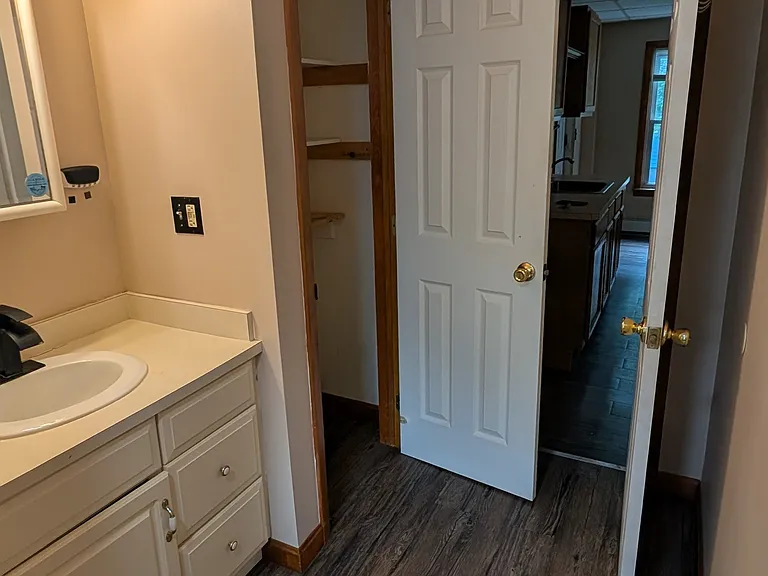 91 Regan St #1R — Photo 6