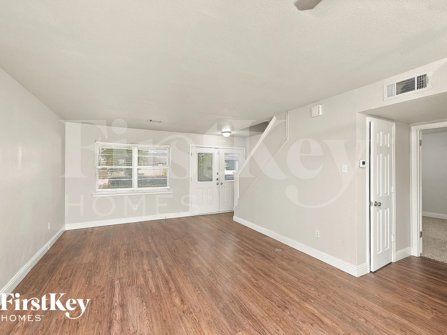 5 bed, 3.0 bath, 2185 sqft, $2,390 — Photo 3