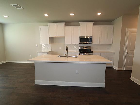4th image of 1607 Alana Falls Ave