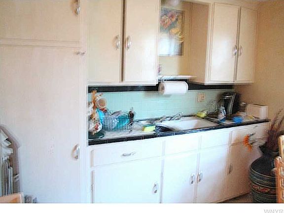 5th image of 382 Nassau Ave