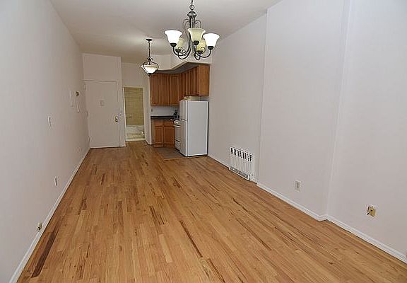 2nd image of 137 E 116th St #C3