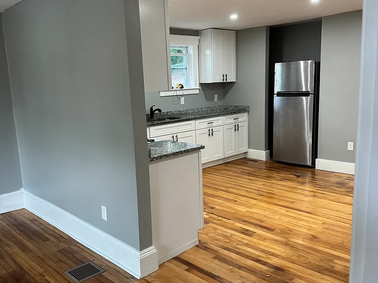108 Illinois St #1 — Photo 2