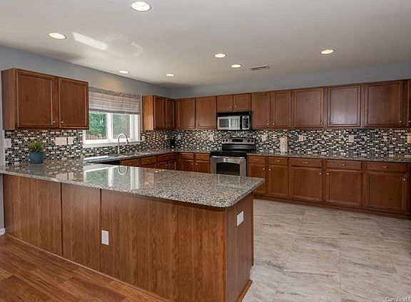 2nd image of 8907 Oransay Way