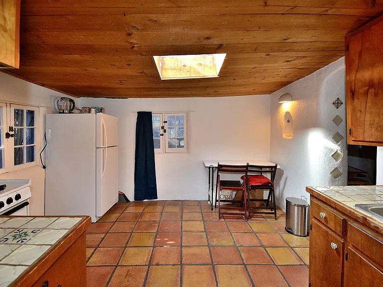 142 Duran St #3 — Photo 7