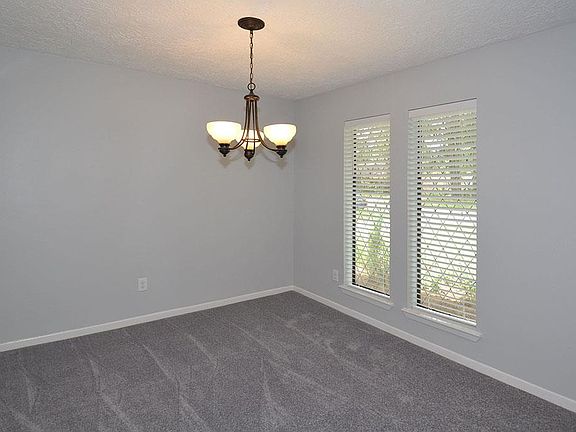 5th image of 2118 Silver Falls Dr