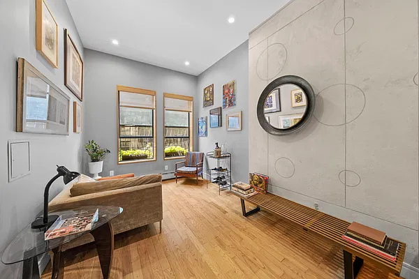 Living room, photo 2
