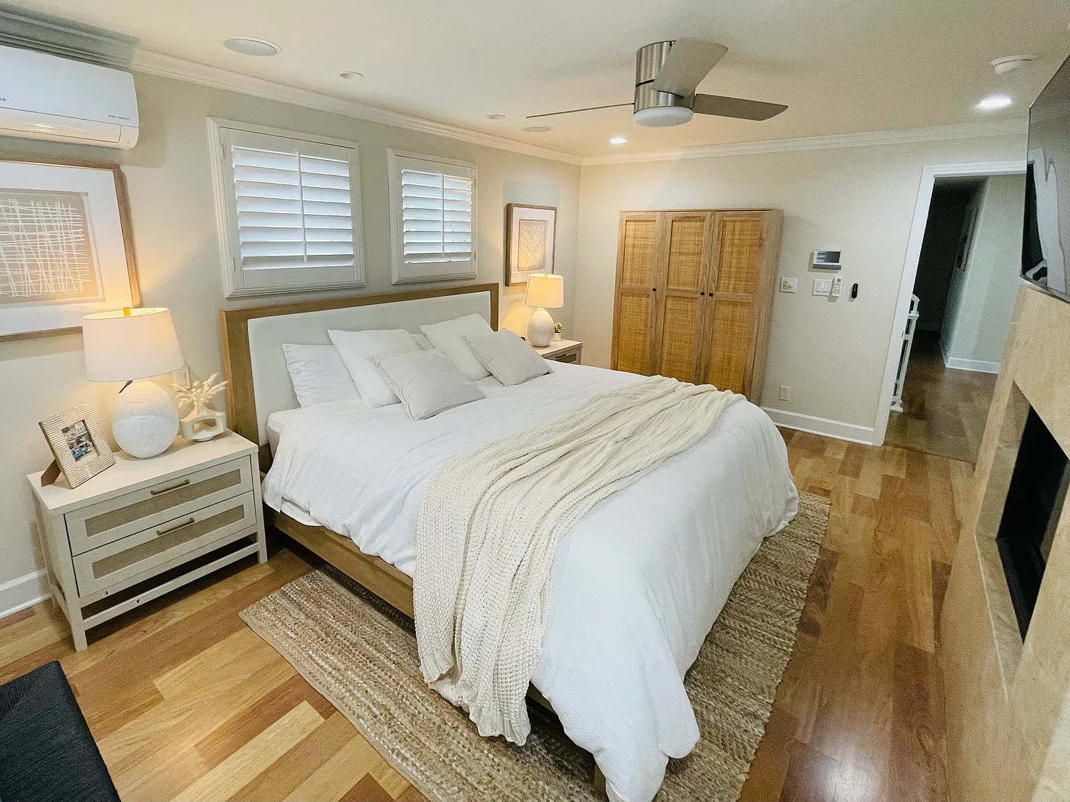 3 bed, 3.5 bath, 2520 sqft, $22,000 — Photo 3