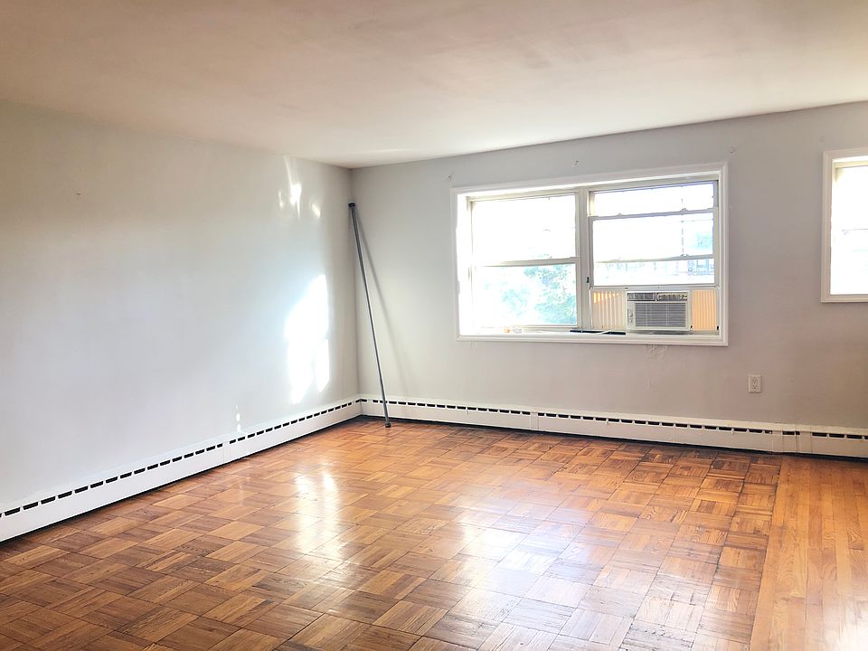 2nd image of 36 Duncan Ave #68E