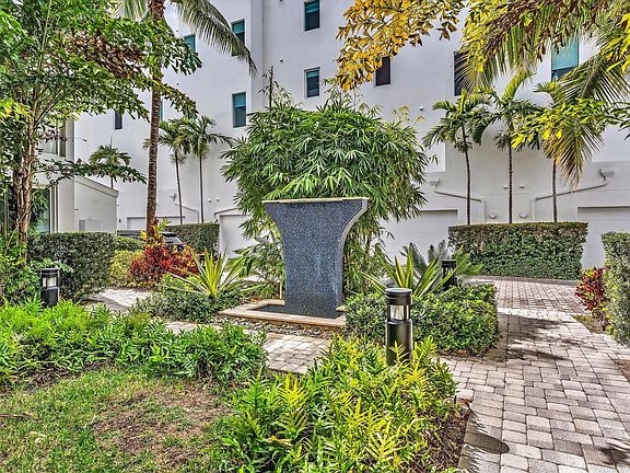 2nd image of 733 NE 4th Avenue #733