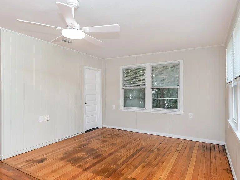 4904 Auburn Dr N — Photo 15