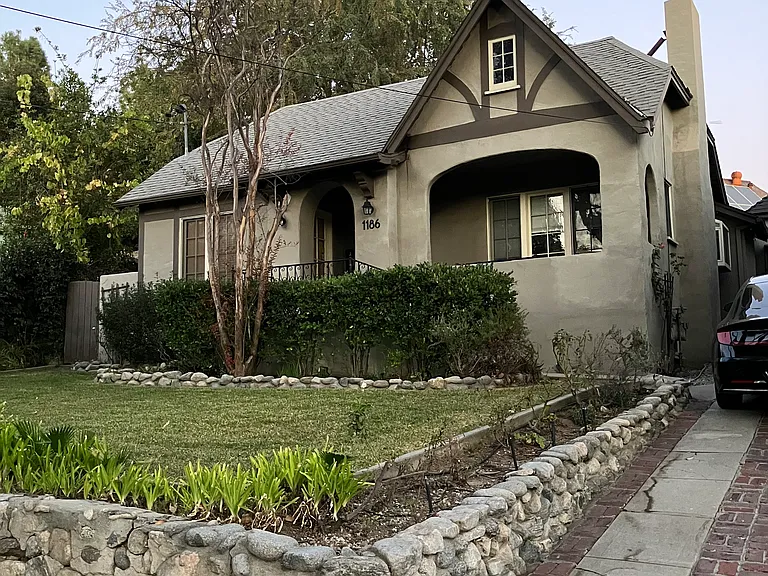 1186 Avoca Ave — Photo 8
