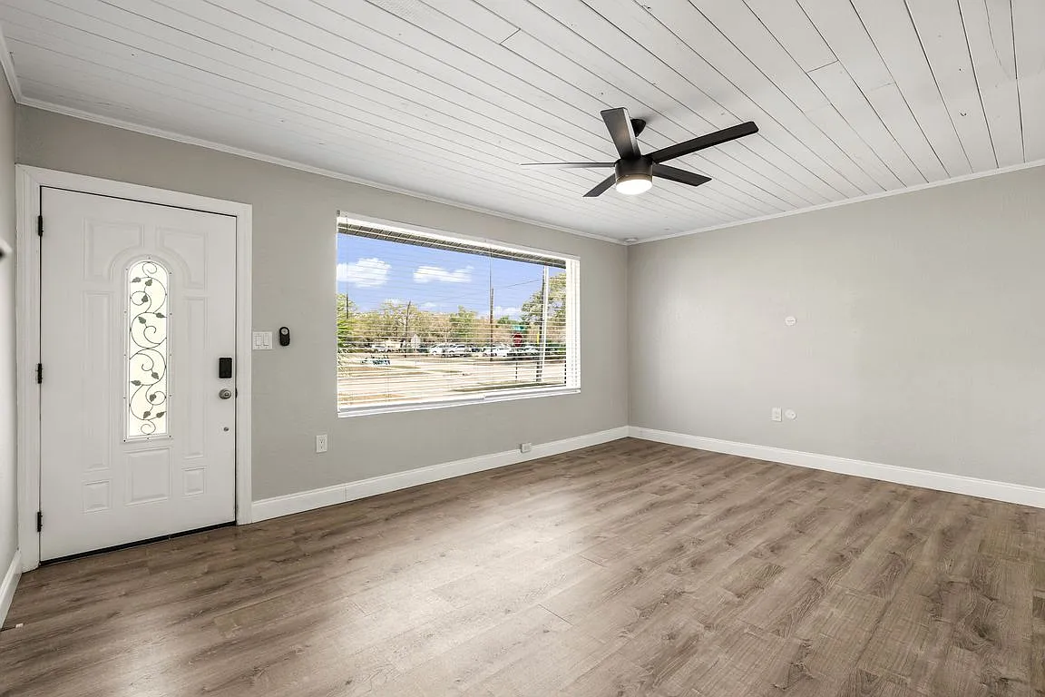 3 bed, 1314 sqft, $3,200 — Photo 4