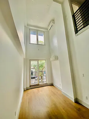 Rented by Pinn Realty | media 18