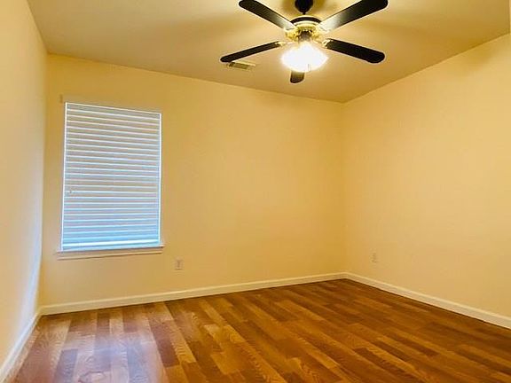 3rd image of 3010 Stonecross Ln