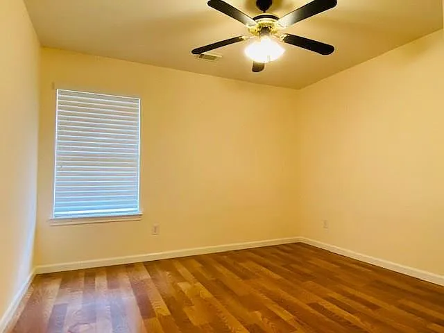 3010 Stonecross Ln — Photo 3