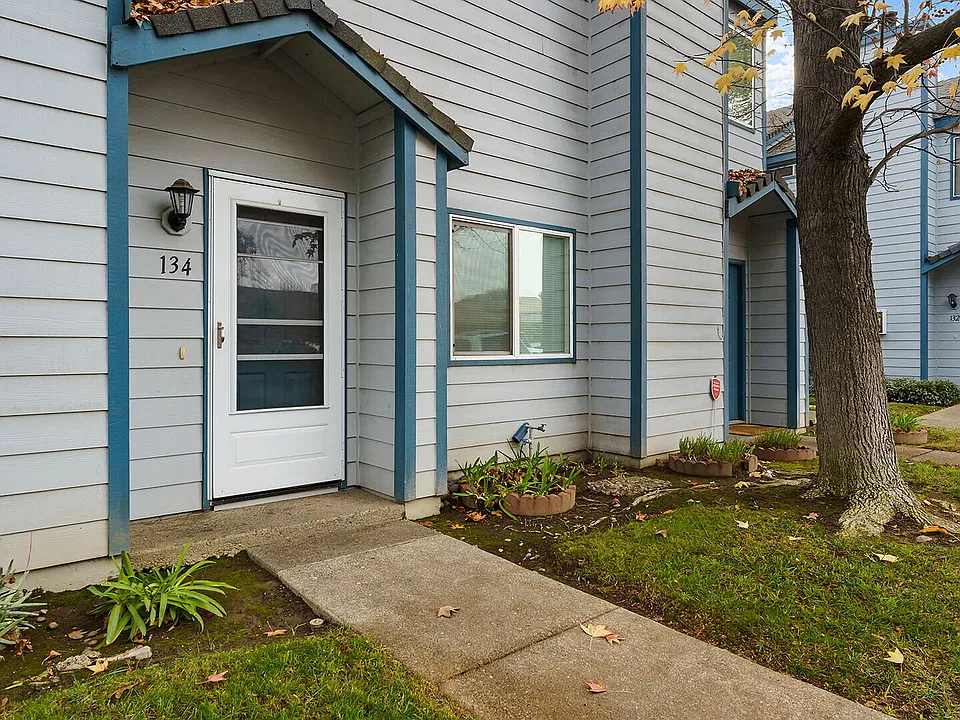 445 E Almond Dr #134