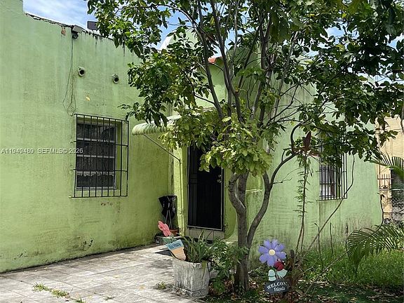2nd image of 1120 NW 31st St