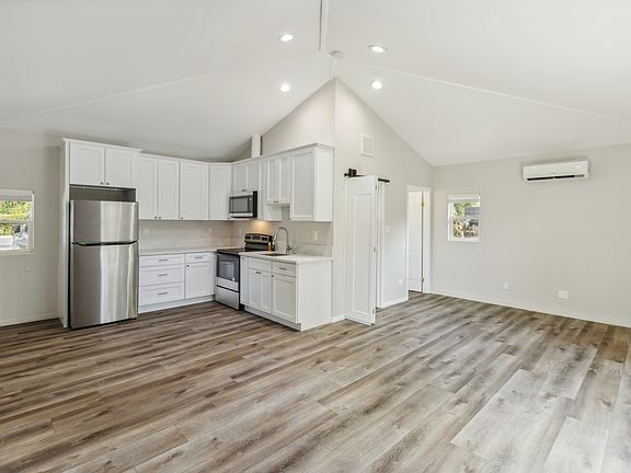 4th image of 23252 Dolorosa St