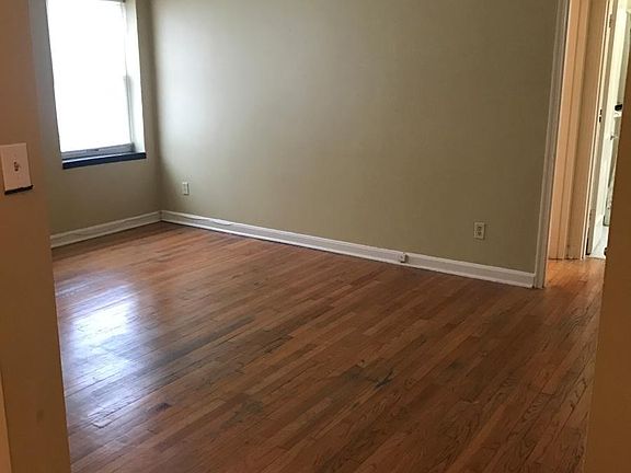 3rd image of 4509 Broadway APT 301