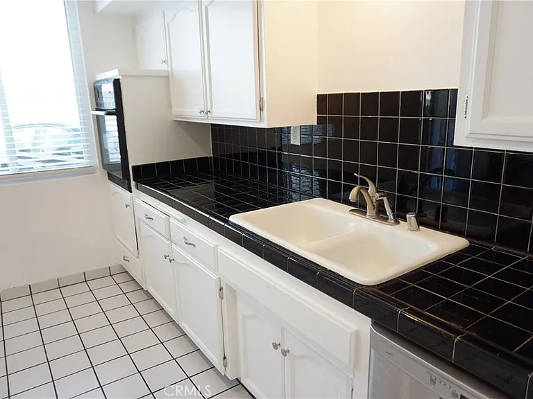 4610 Densmore Ave #20 — Photo 15