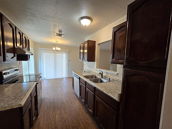 5th image of 1034 Cloverbrook St