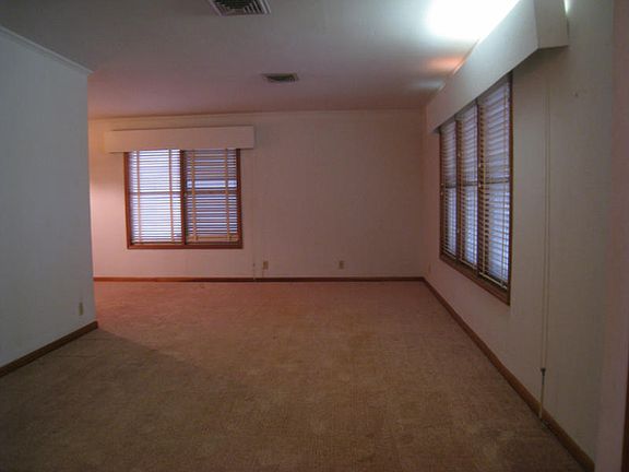 3rd image of 1017 Coral Pl