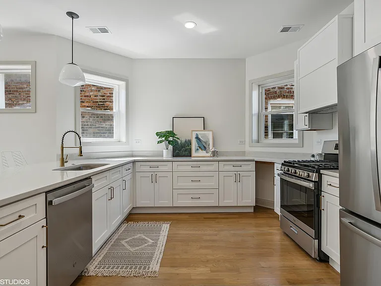 2941 N Lawndale Ave #2 — Photo 6