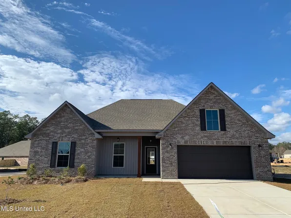 10267 Caroline Dr, Gulfport, MS 39503