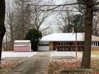1048 Sunset Ln, Muskegon, MI, 49444