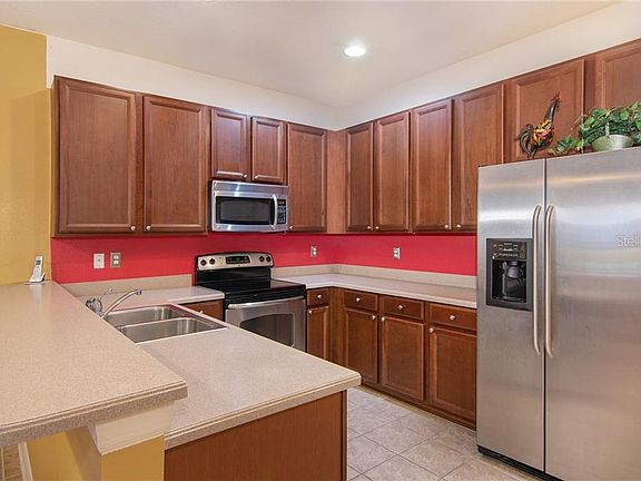 3rd image of 6604 Holly Heath Dr
