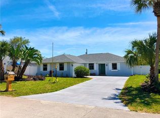 925 4th Ln, Vero Beach, FL 32962