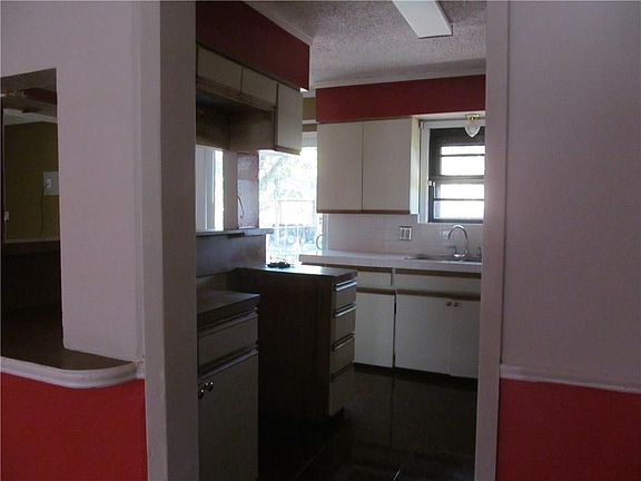 4th image of 618 Westridge Ave