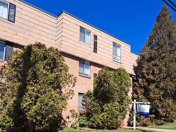 3rd image of 136 Sheridan Ave #103