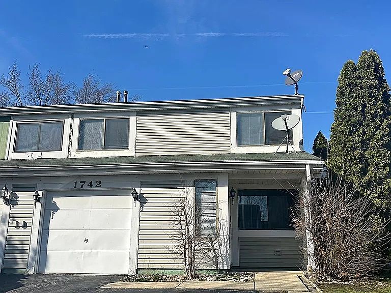 1st image of 1742 De Forest Ln