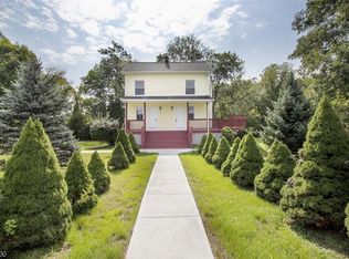130 Willow Grove St, Hackettstown, NJ 07840