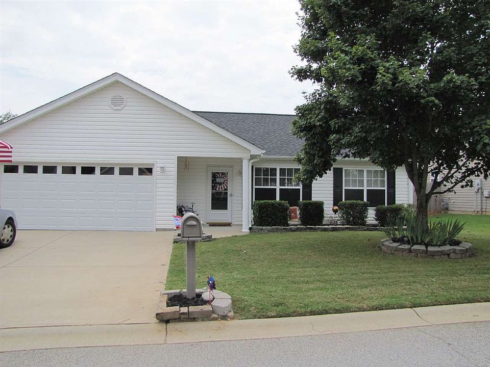 1st image of 550 Hamilton Chase Dr
