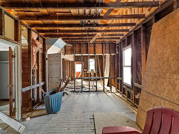 4th image of 3113 Roanoke Ave