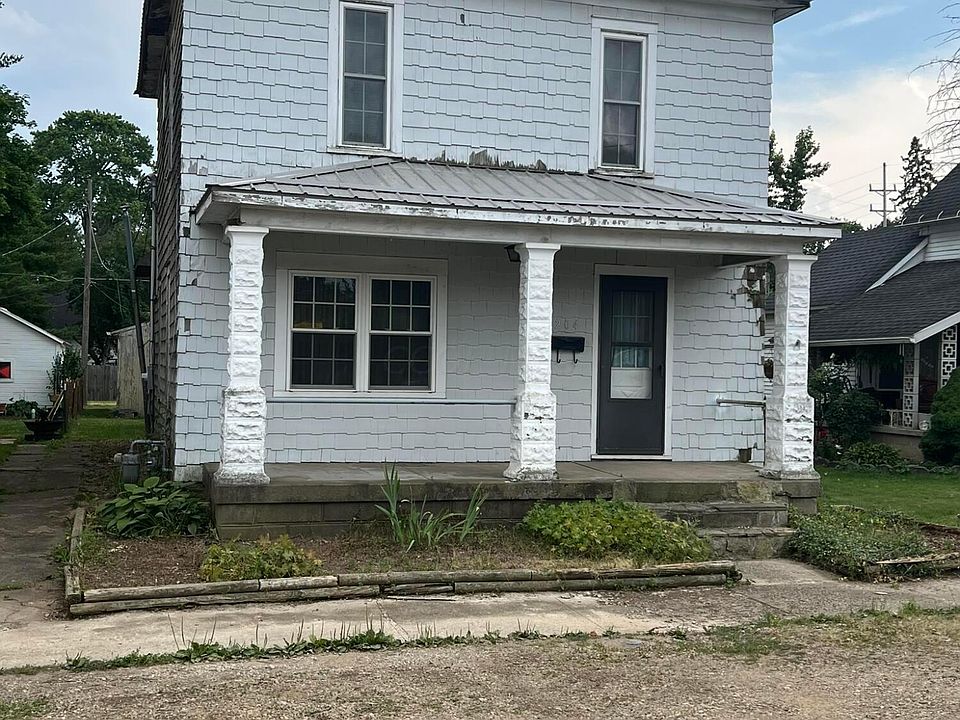 1st image of 204 W Walnut St